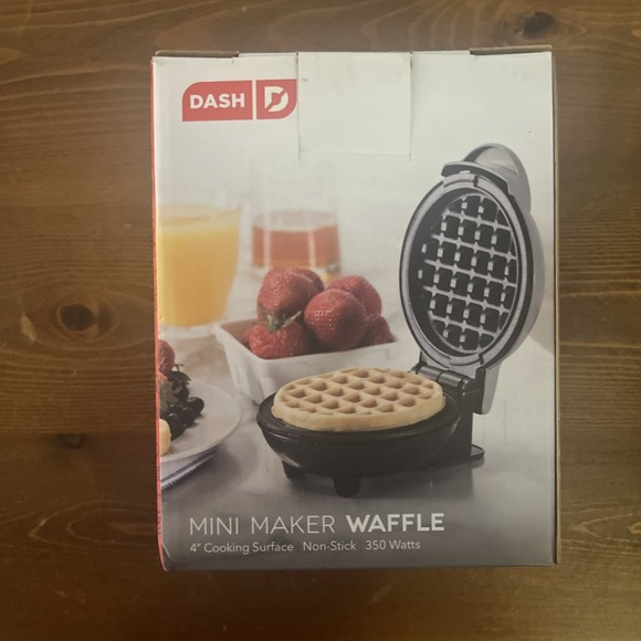 Brand New Dash Mini Waffle Maker: Non-Stick, 4 inch Cooking Surface, Silver‎ - Picture 4 of 6